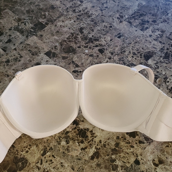 Victoria's Secret Strapless Bra Set - Picture 3 of 10